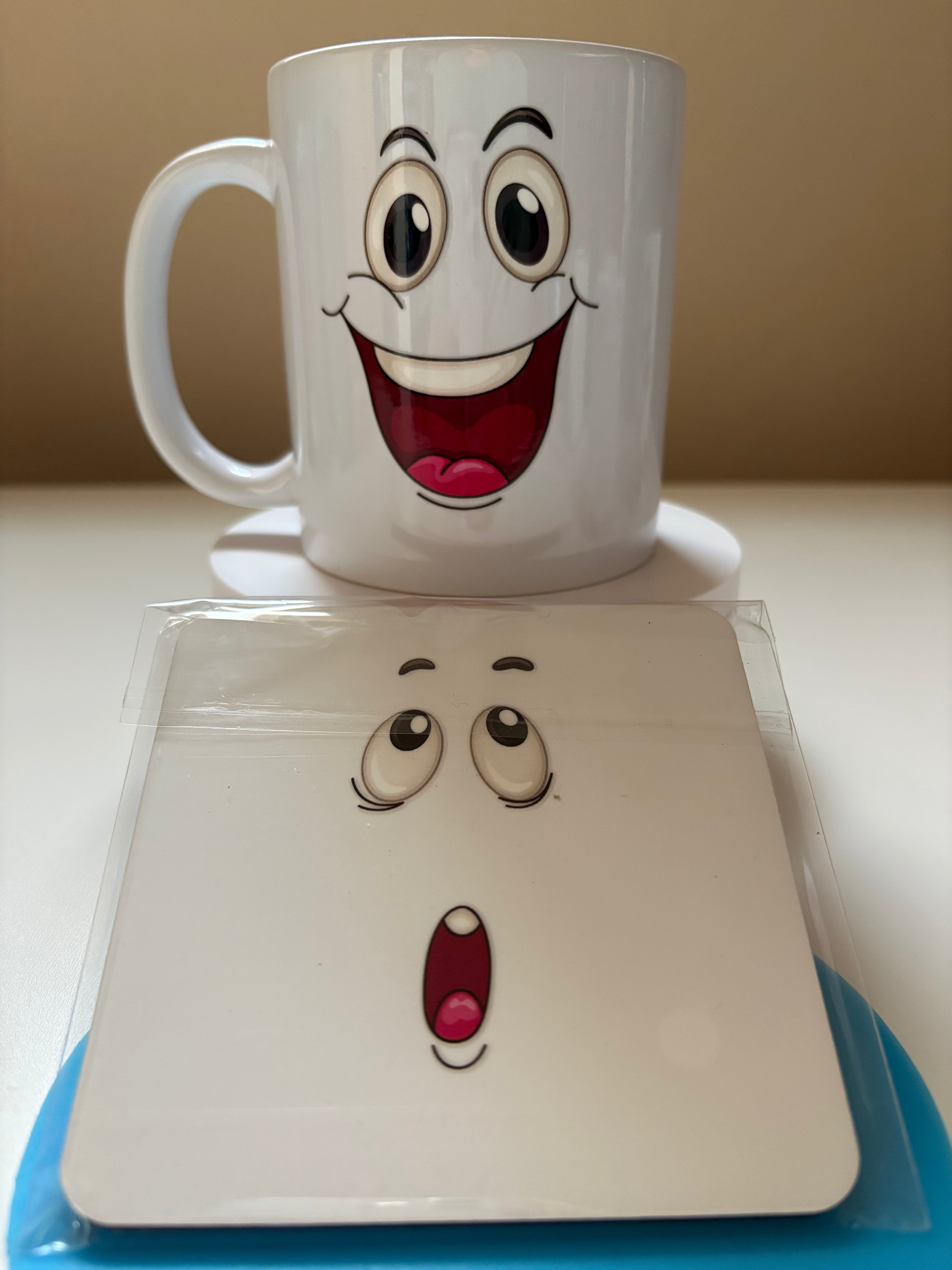 Funny face mug with coaster