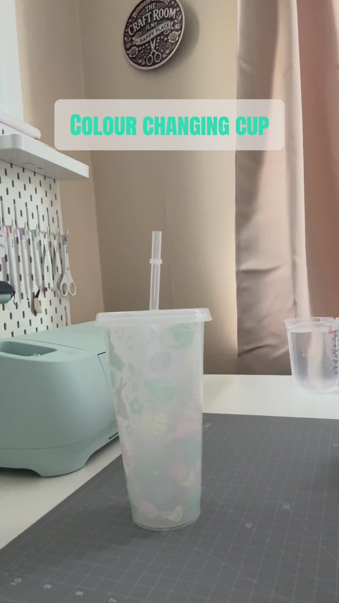Colour changing cup